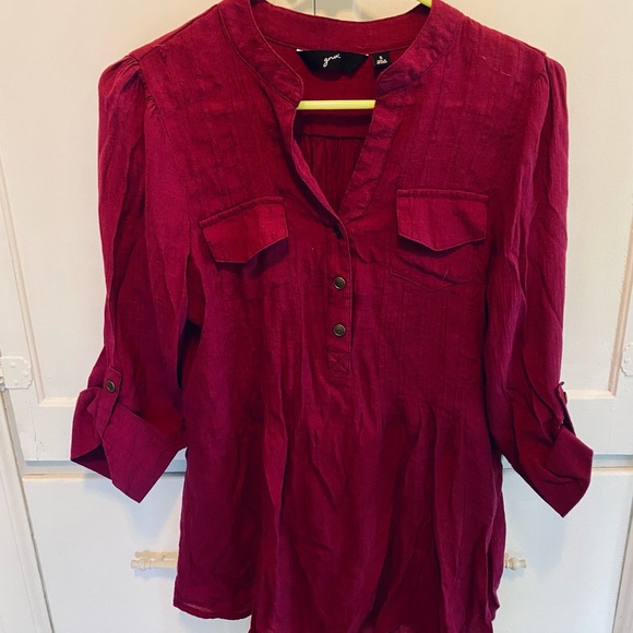 Light weight 3/4 sleeve blouse made of crepe burgundy polyester. - Picture 1 of 4